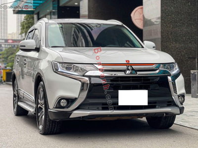Xe Mitsubishi Outlander 2.0 CVT 2018