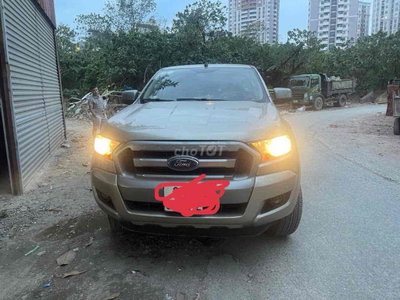 Ford Ranger XLS 2016 Vàng cát