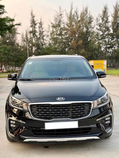 Kia Sedona 2019 2.2 DAT Luxury 91000 km model 2021
