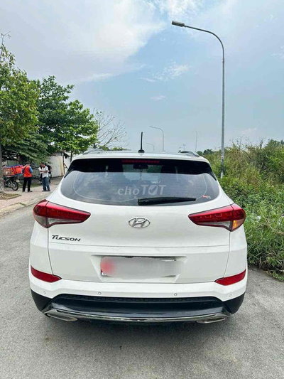 Hyundai Tucson 2.0 bản đặc biệt Trắng