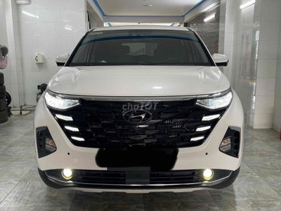 Hyundai Custin 2025 Cao Cấp 2.0T - 26000 km