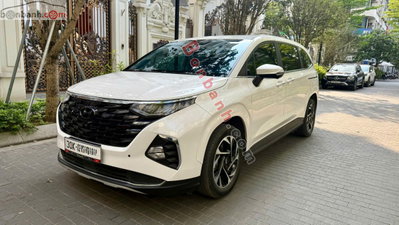 Xe Hyundai Custin Cao Cấp 2.0T 2023