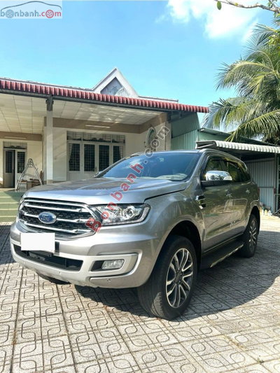 Xe Ford Everest Titanium 2.0L 4x2 AT 2019