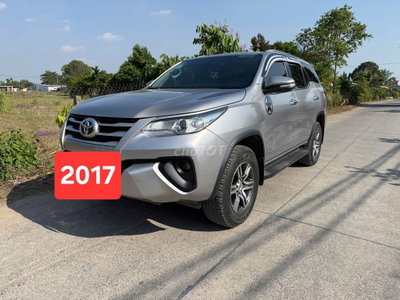 Toyota Fortuner 2017 MT máy dầu Bạc
