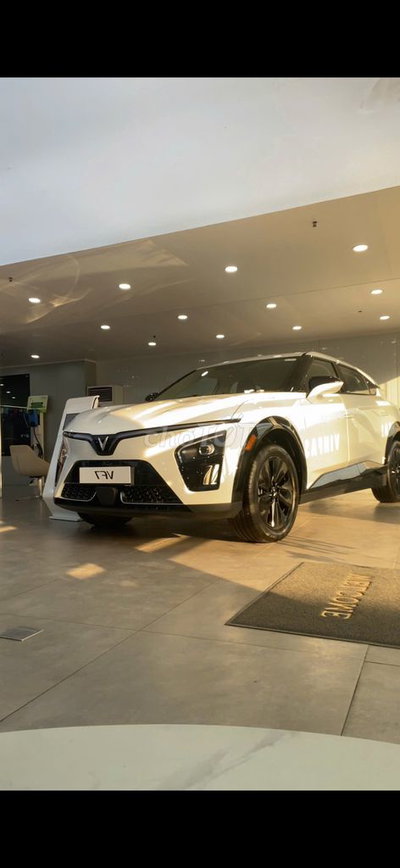 Xe điện VinFast VF7 ECO Trắng