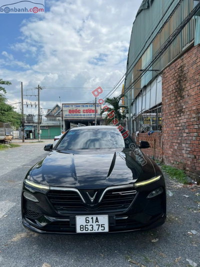 Xe VinFast Lux A 2.0 Base 2.0 AT 2020