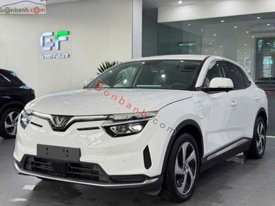 Xe VinFast VF8 Eco AWD 2023