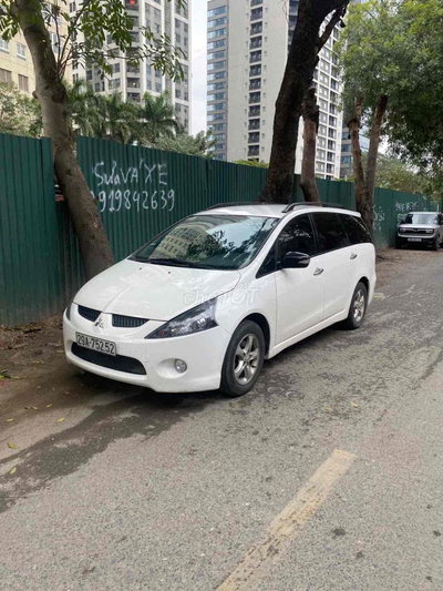 Mitsubishi Grandis 2005 Trắng