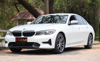 BMW 320i 2022 Trắng