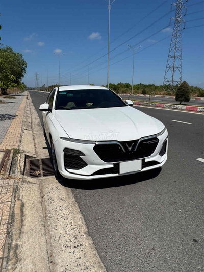 VinFast Lux A2.0 2020 Base 90000 km