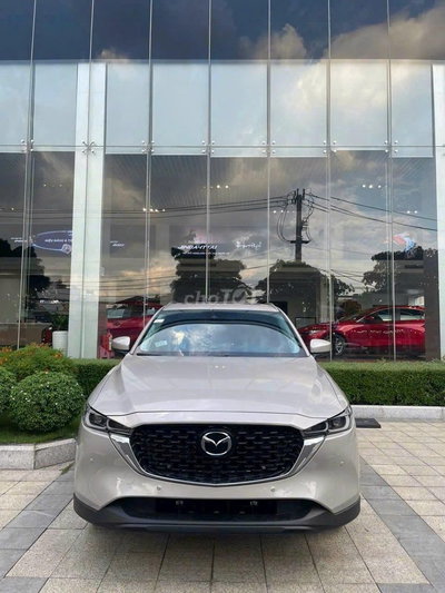Mazda CX5 5 chỗ - Trắng và đỏ giao ngay trước tết