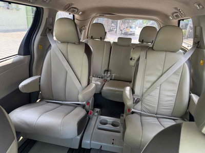 Toyota Sienna 2010 Vàng cát