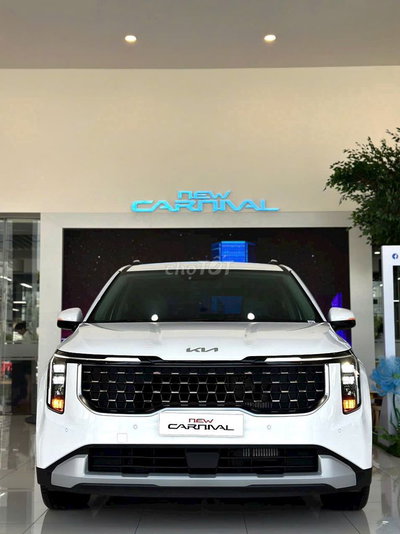 Kia Carnival 7 chỗ màu Trắng