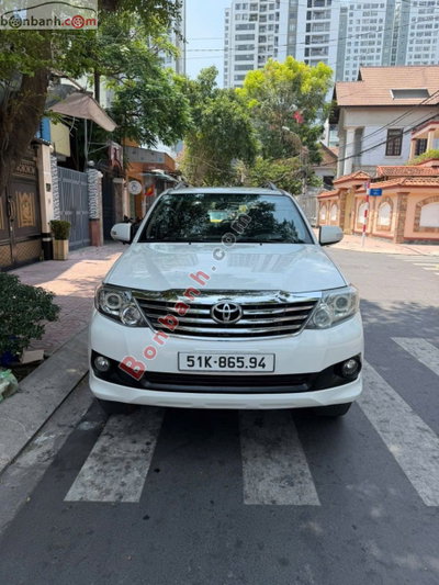 Xe Toyota Fortuner 2.7V 4x2 AT 2013