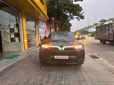 VinFast VF9 Plus 2026 Đen
