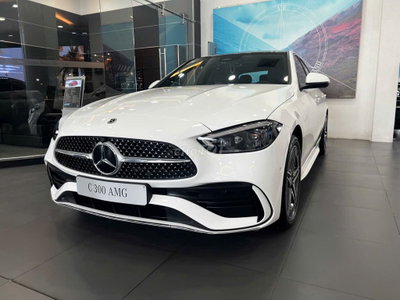 Mercedes-Benz C 300 AMG Trắng Polar