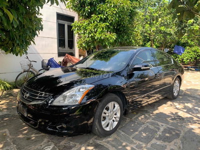 Nissan Altima 2.5 màu đen, 2010 bản nhập mỹ