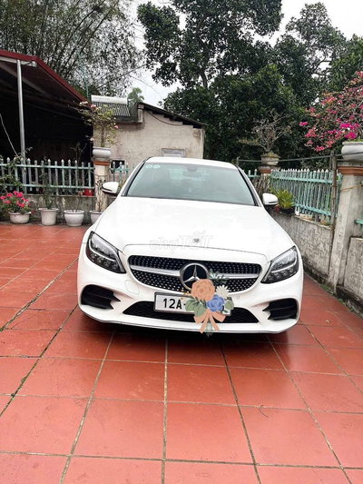 Mercedes C180 AMG 2021 Trắng