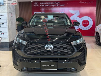 Xe Toyota Innova Cross 2.0G CVT 2026