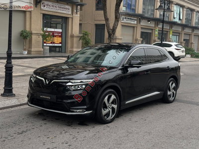 Xe VinFast VF8 Eco AWD 2022