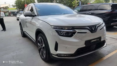 VinFast VF8 Plus 2024 Trắng