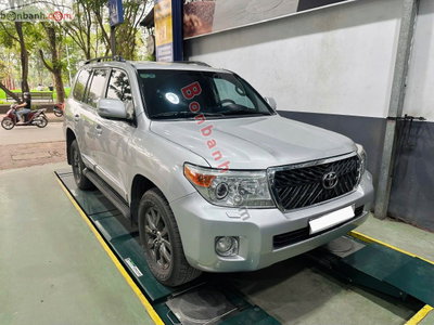 Xe Toyota Land Cruiser VX 4.6 V8 2014