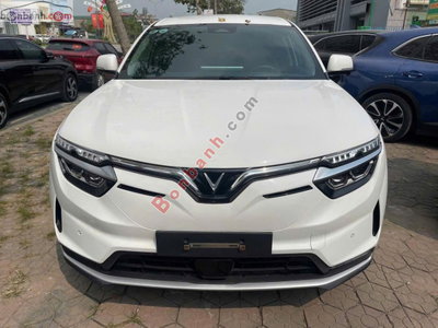 Xe VinFast VF8 Eco AWD 2024