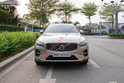 Xe Volvo XC60 Recharge Ultimate T8 AWD 2024