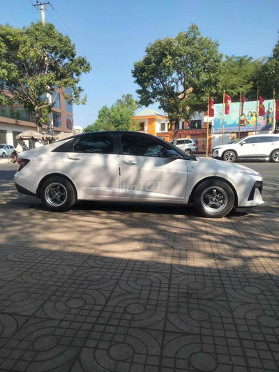 Hyundai Accent 2025 1.5 MT - 5000 km