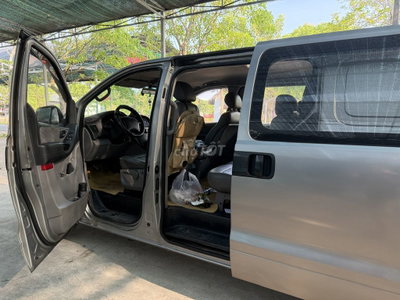 Hyundai Starex 2014 Bạc