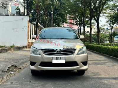 Xe Toyota Innova 2.0E 2014