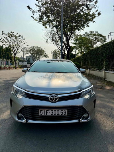 Toyota Camry 2015 2.0E Bạc
