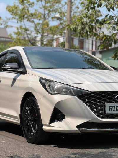 Hyundai Accent Trắng Số tự động