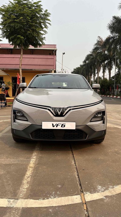 VinFast VF6 Eco Xám 2026