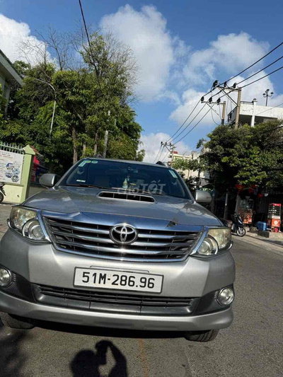 Toyota Fortuner 2013 Số sàn Bạc