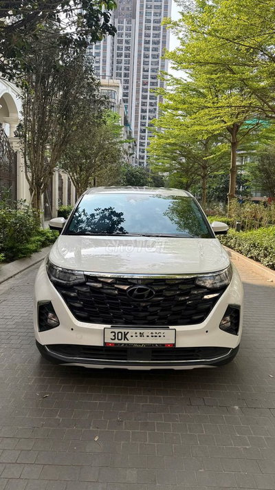 Hyundai Custin 2.0T Cao Cấp 2023
