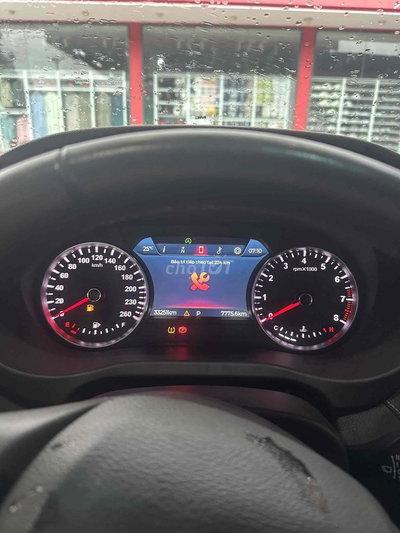 Kia Carnival 2022 2.2D Luxury 8 chỗ - 33251 km