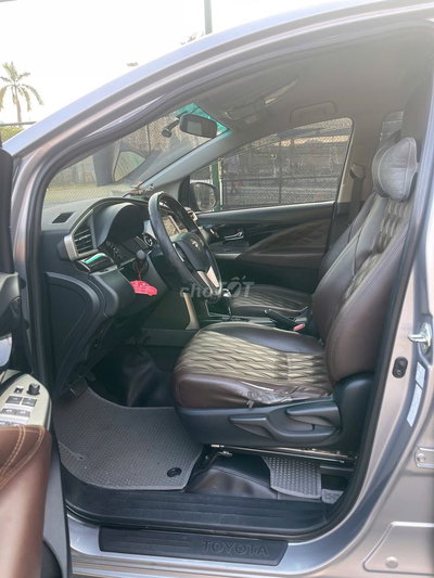 Toyota Innova 2.0G 2020 Bạc