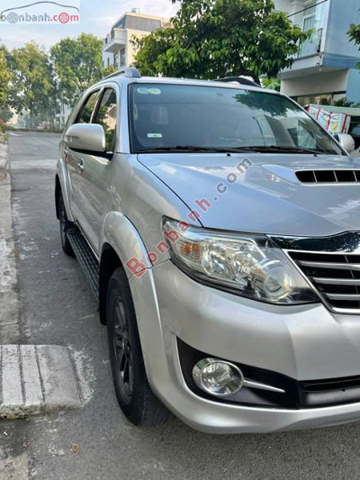 Xe Toyota Fortuner 2.5G 2016