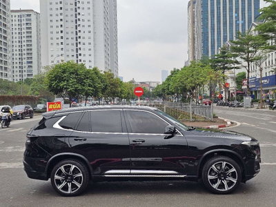 VinFast Lux SA2.0 Premium Đen