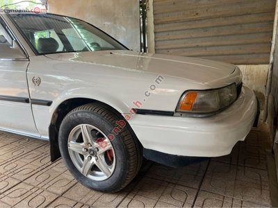 Xe Toyota Camry 1.8 MT Trước 1990