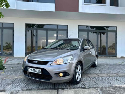 Ford Focus 2011 Sedan Xám