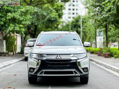 Xe Mitsubishi Outlander 2.0 CVT 2020