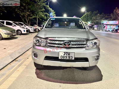 Xe Toyota Fortuner 2.7V 4x4 AT 2011
