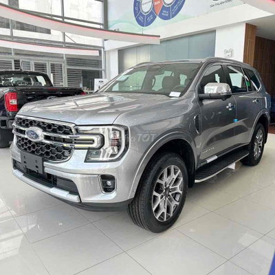 Ford Everest 7 chỗ Bạc