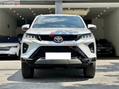 Xe Toyota Fortuner 2.4G 4x2 AT Legender 2021