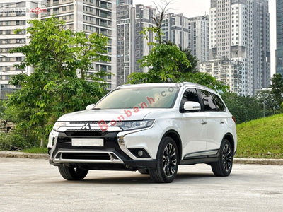 Xe Mitsubishi Outlander 2.0 CVT 2020