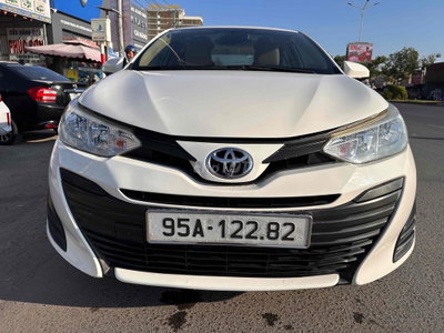 Toyota Vios E Số sàn Trắng