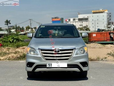 Xe Toyota Innova 2.0E 2016