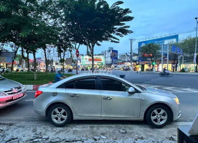 Chevrolet Cruze 2010 1.8 Bạc